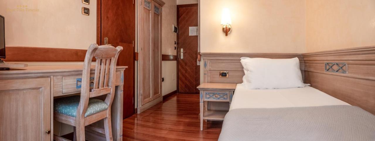 Hotel Villa Venezia Grado Exteriör bild