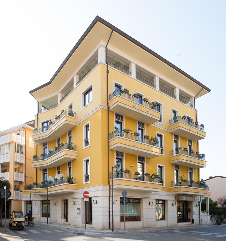 Hotel Villa Venezia Grado Exteriör bild